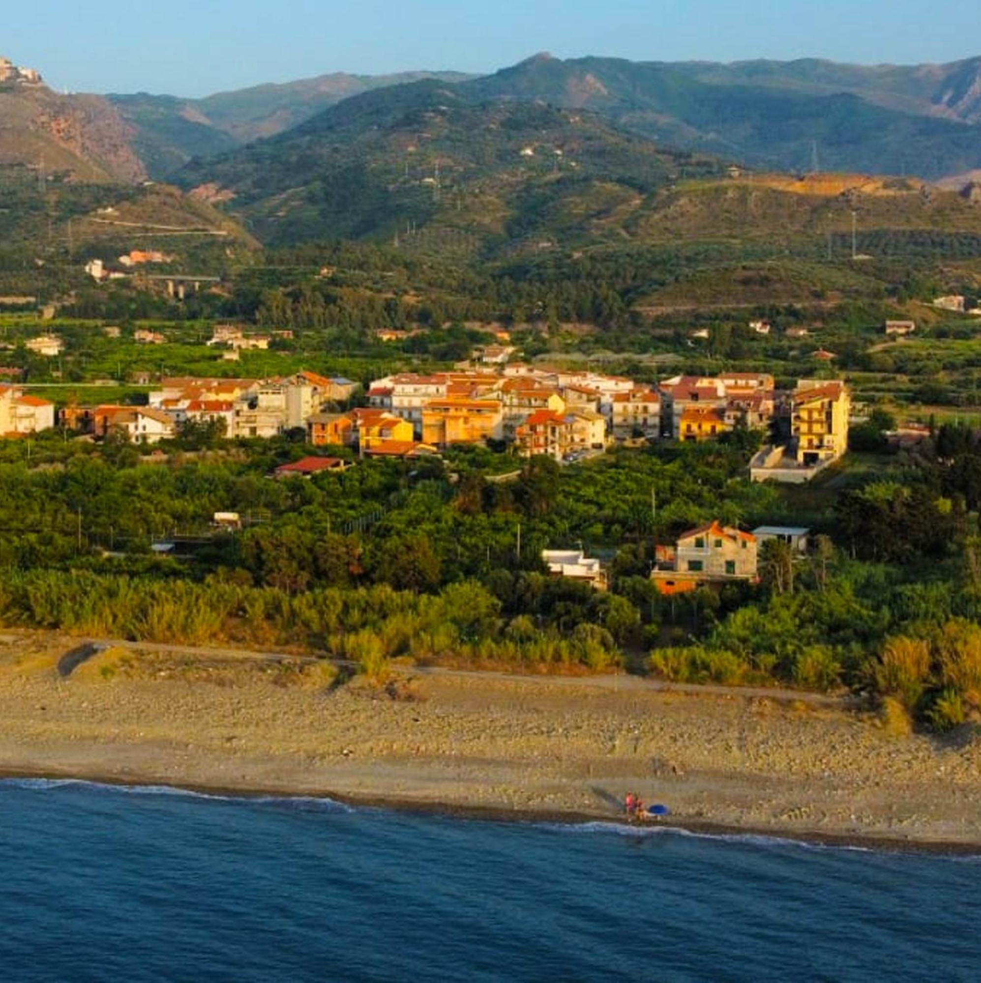 Casa Giada Sul Mare Bed & Breakfast Torrenova  ภายนอก รูปภาพ